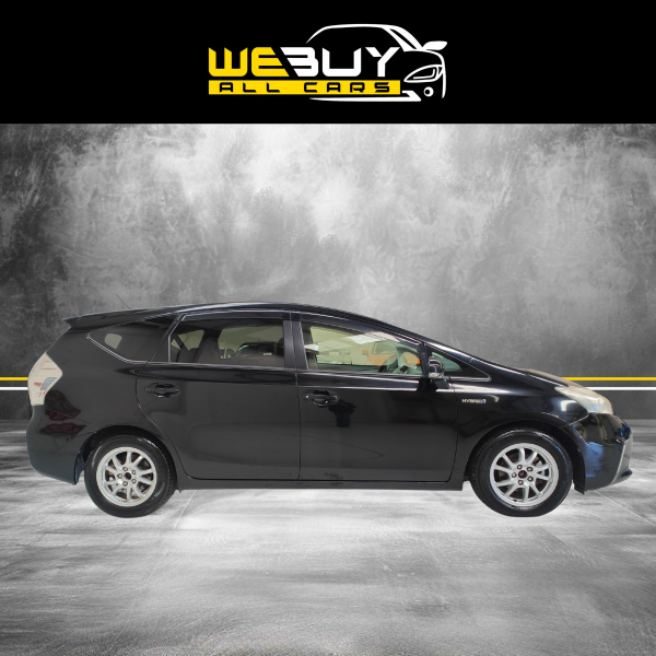 2012 Prius Alpha - Image 2