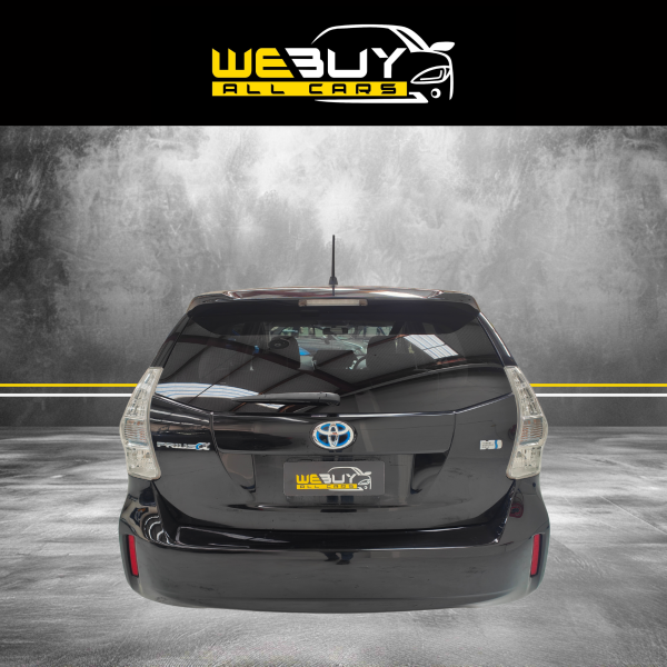 2012 Prius Alpha - Image 5