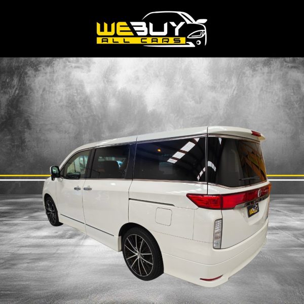2012 Nissan Elgrand - Image 3