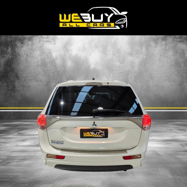 2014 Mitsubishi Outlander PHEV - Image 7